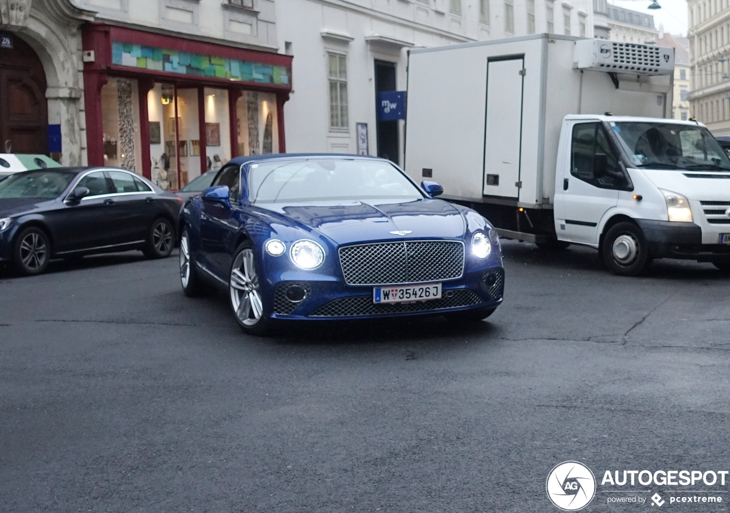 Bentley Continental GTC 2019