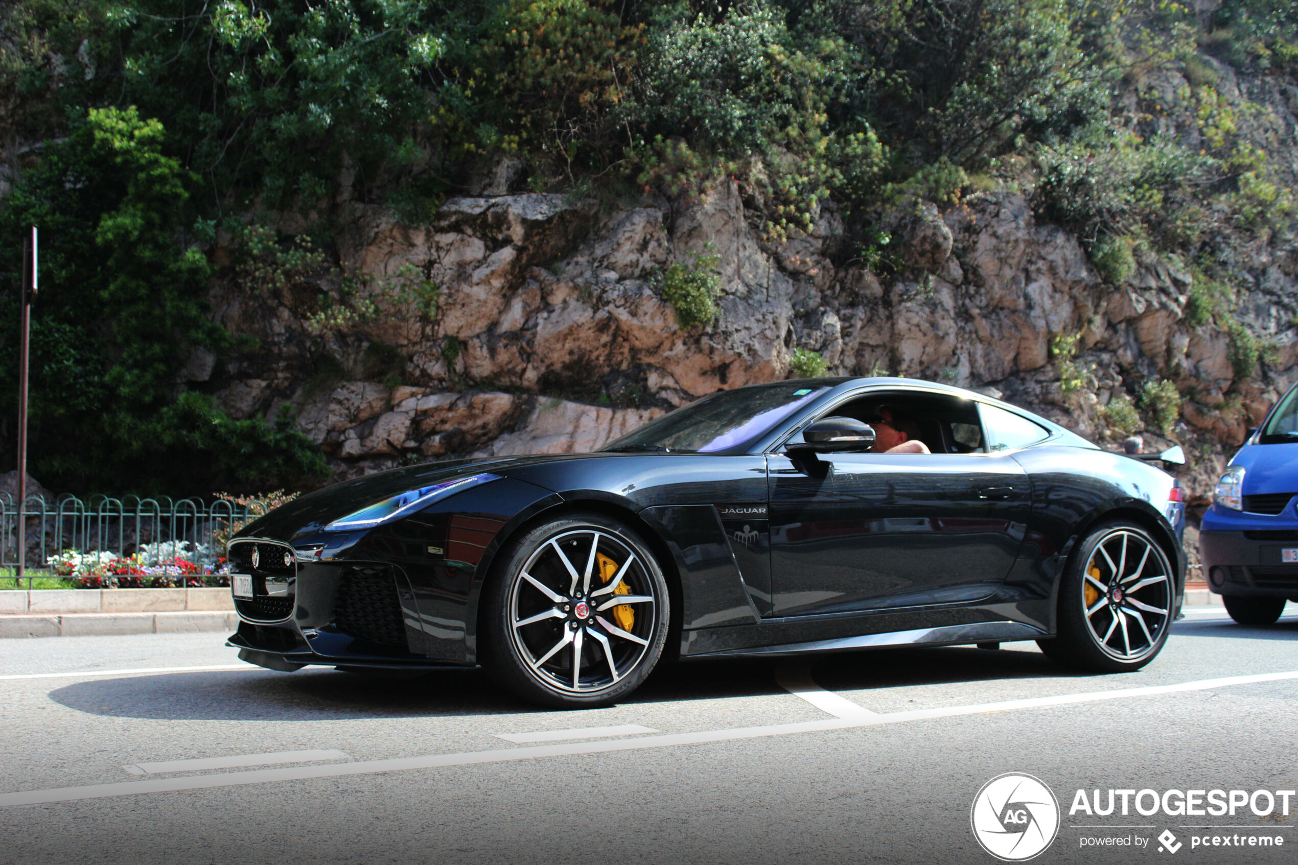 Jaguar F-TYPE SVR Coupé