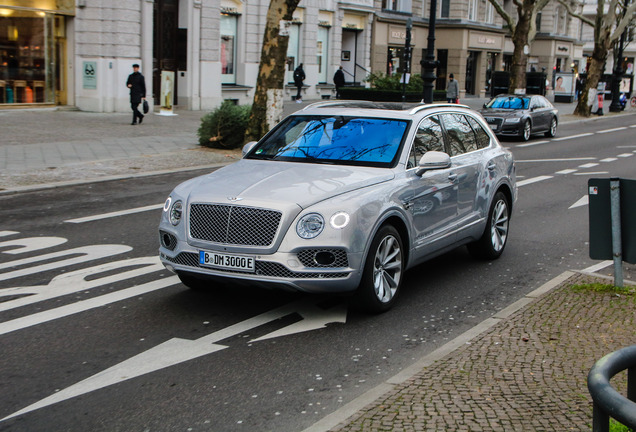 Bentley Bentayga Hybrid