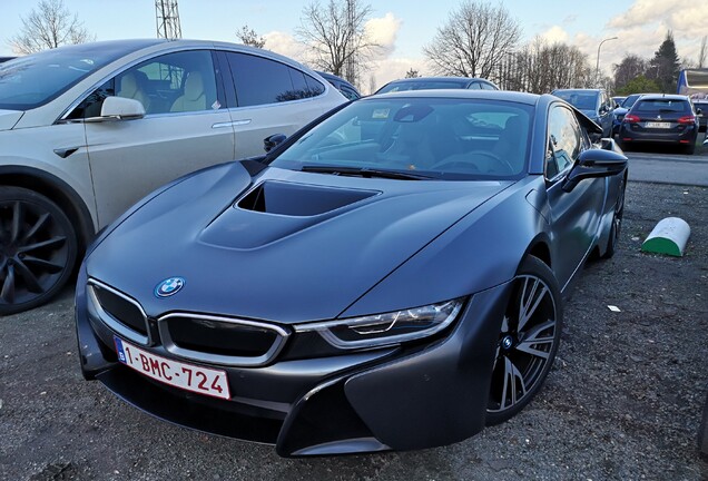 BMW i8 Protonic Frozen Black Edition