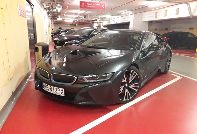 BMW i8