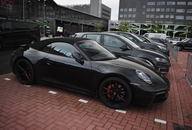 Porsche 992 Carrera 4S Cabriolet