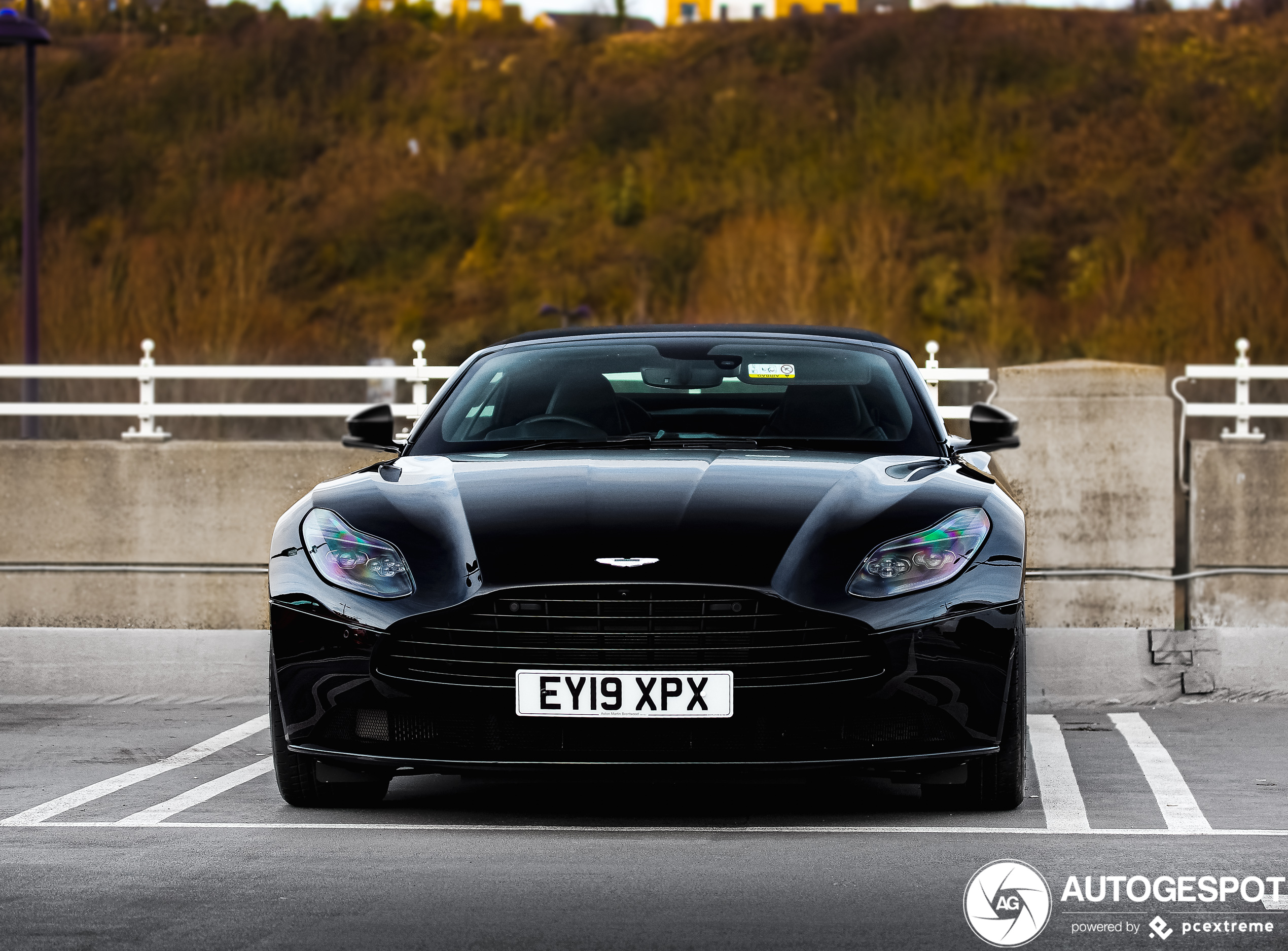 Aston Martin DB11 V8 Volante