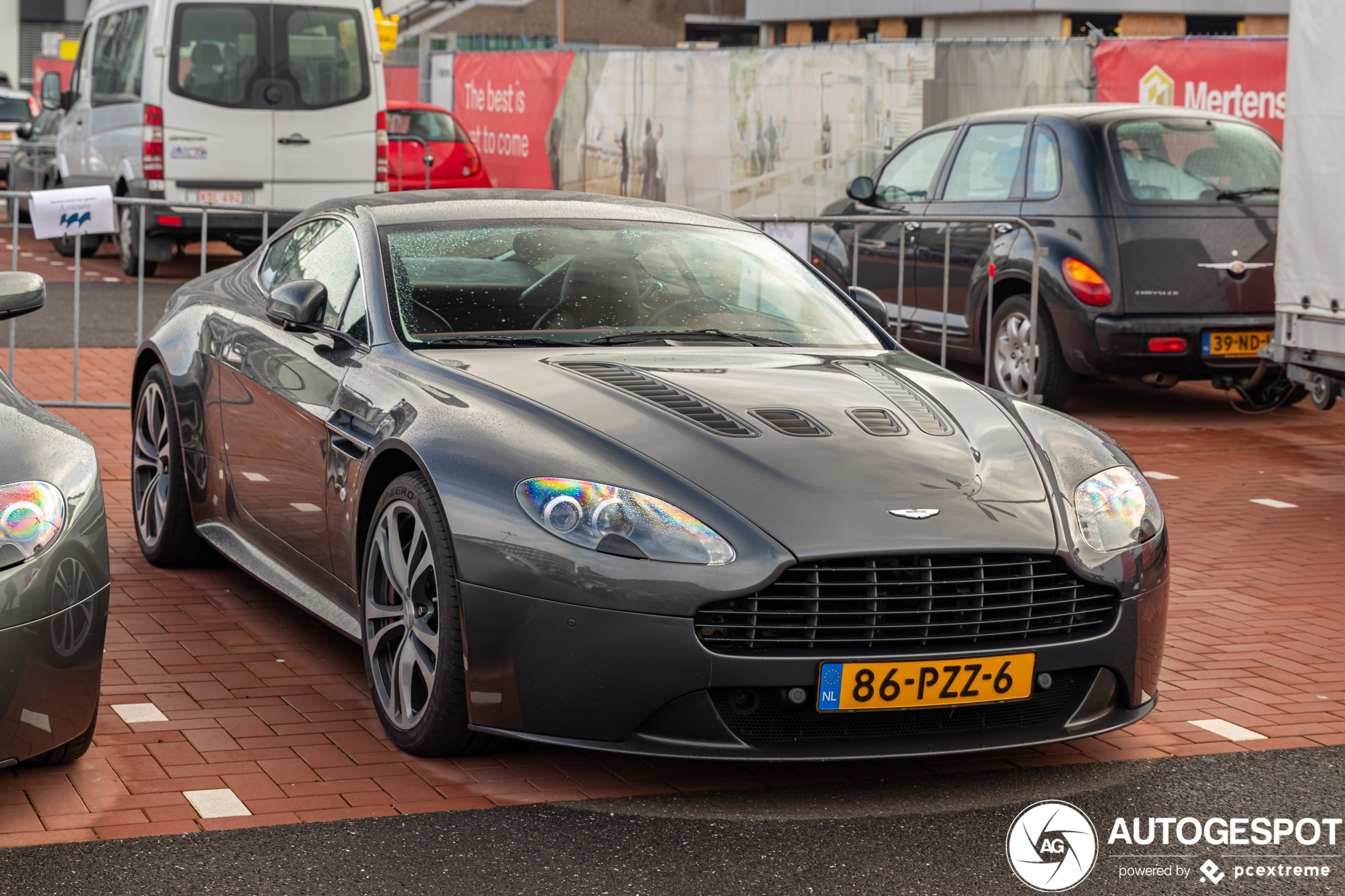 Aston Martin V12 Vantage