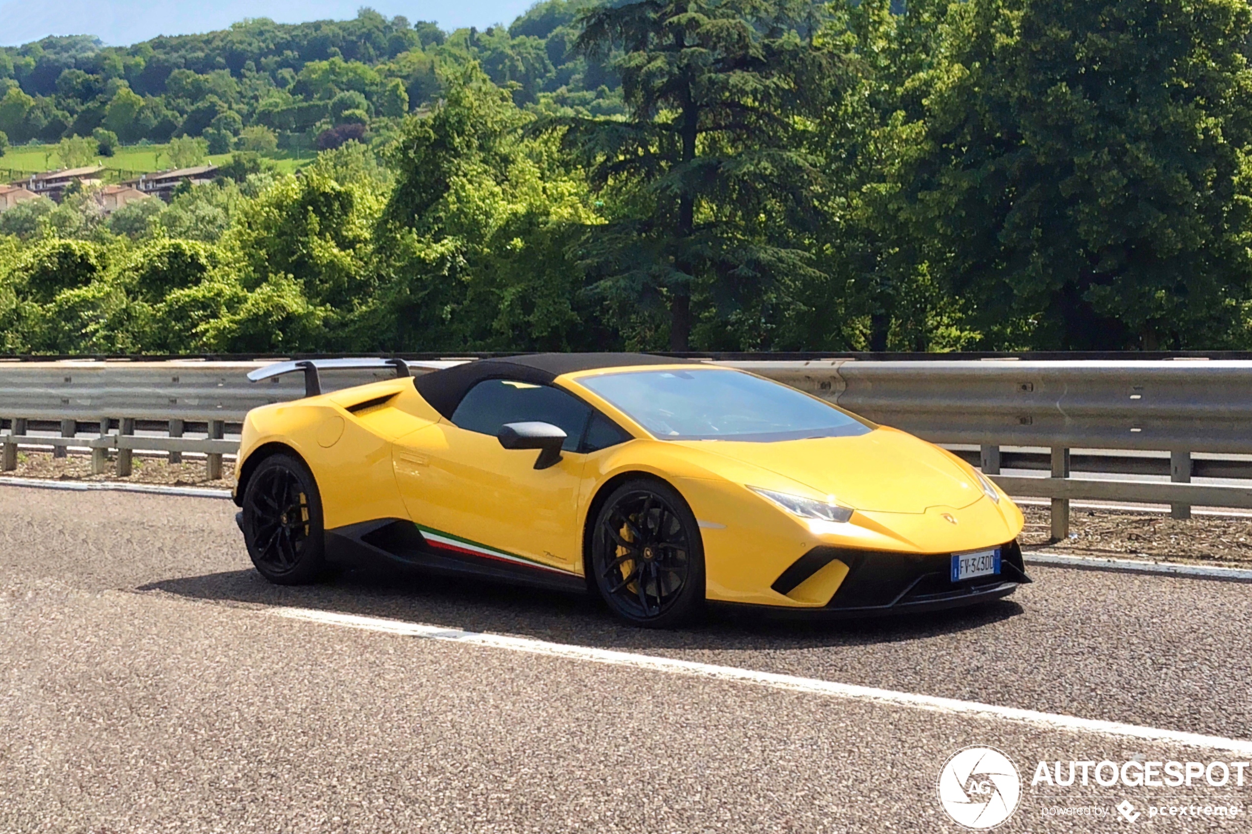 Lamborghini Huracán LP640-4 Performante Spyder