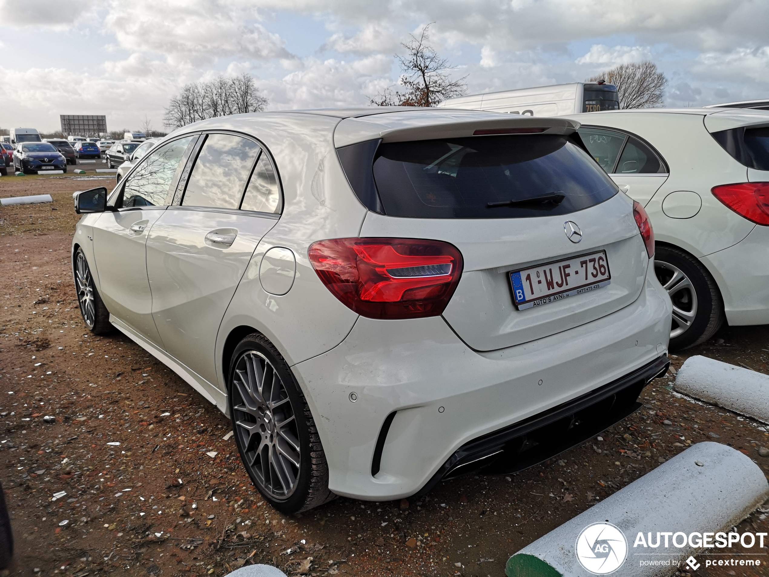 Mercedes-AMG A 45 W176 2015