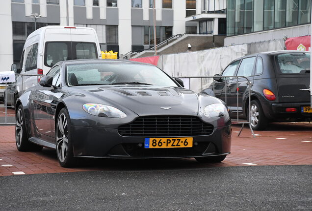 Aston Martin V12 Vantage