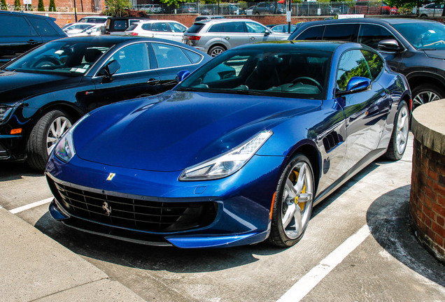 Ferrari GTC4Lusso