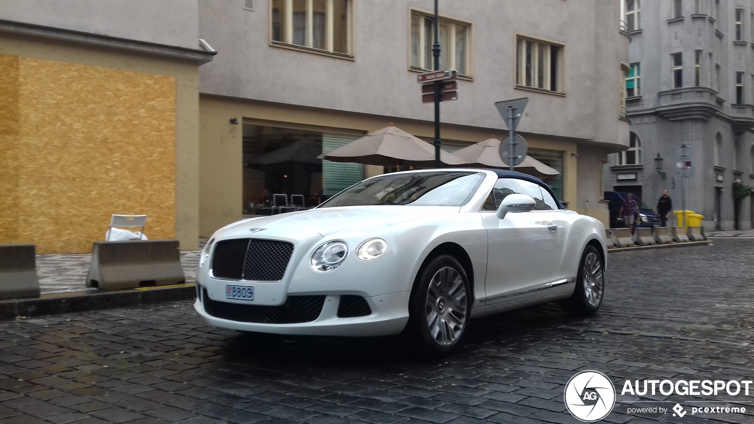 Bentley Continental GTC 2012