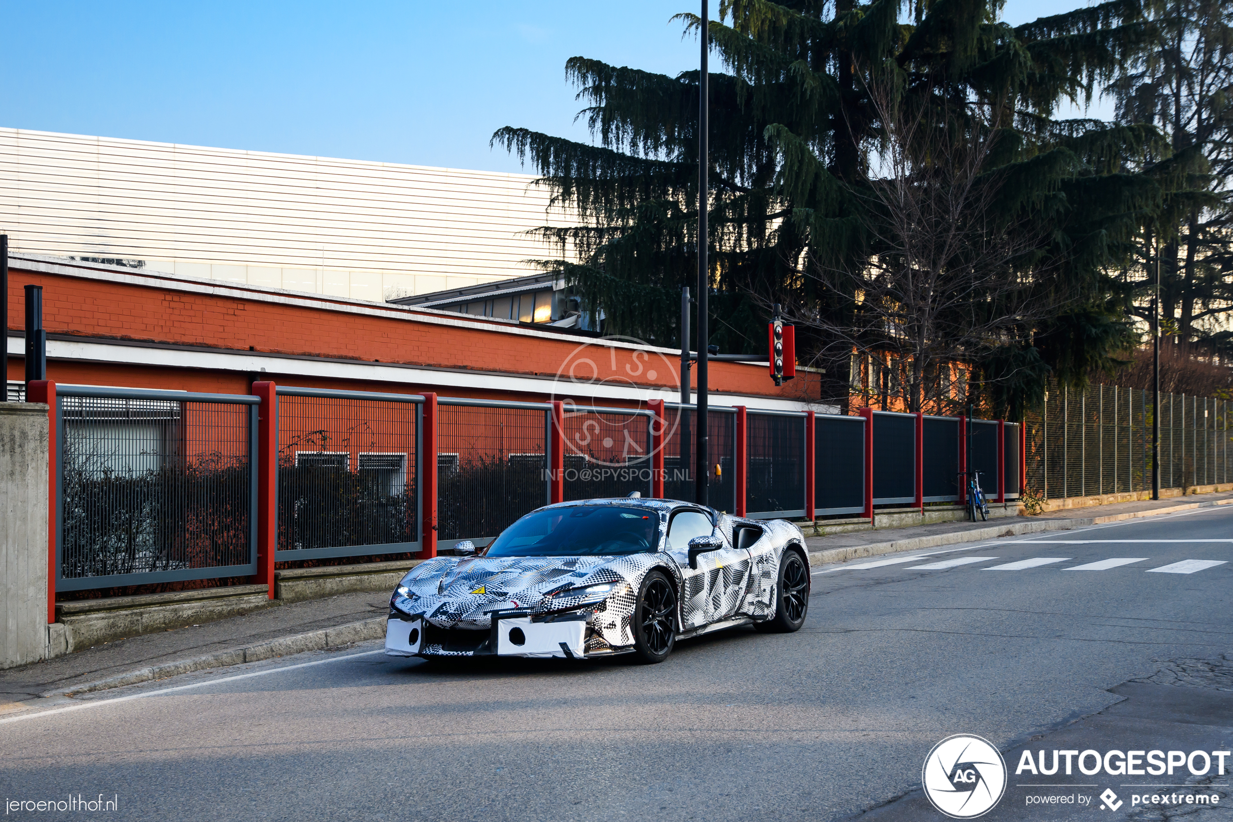 Ferrari SF90 Stradale werd geweigerd aan de poort