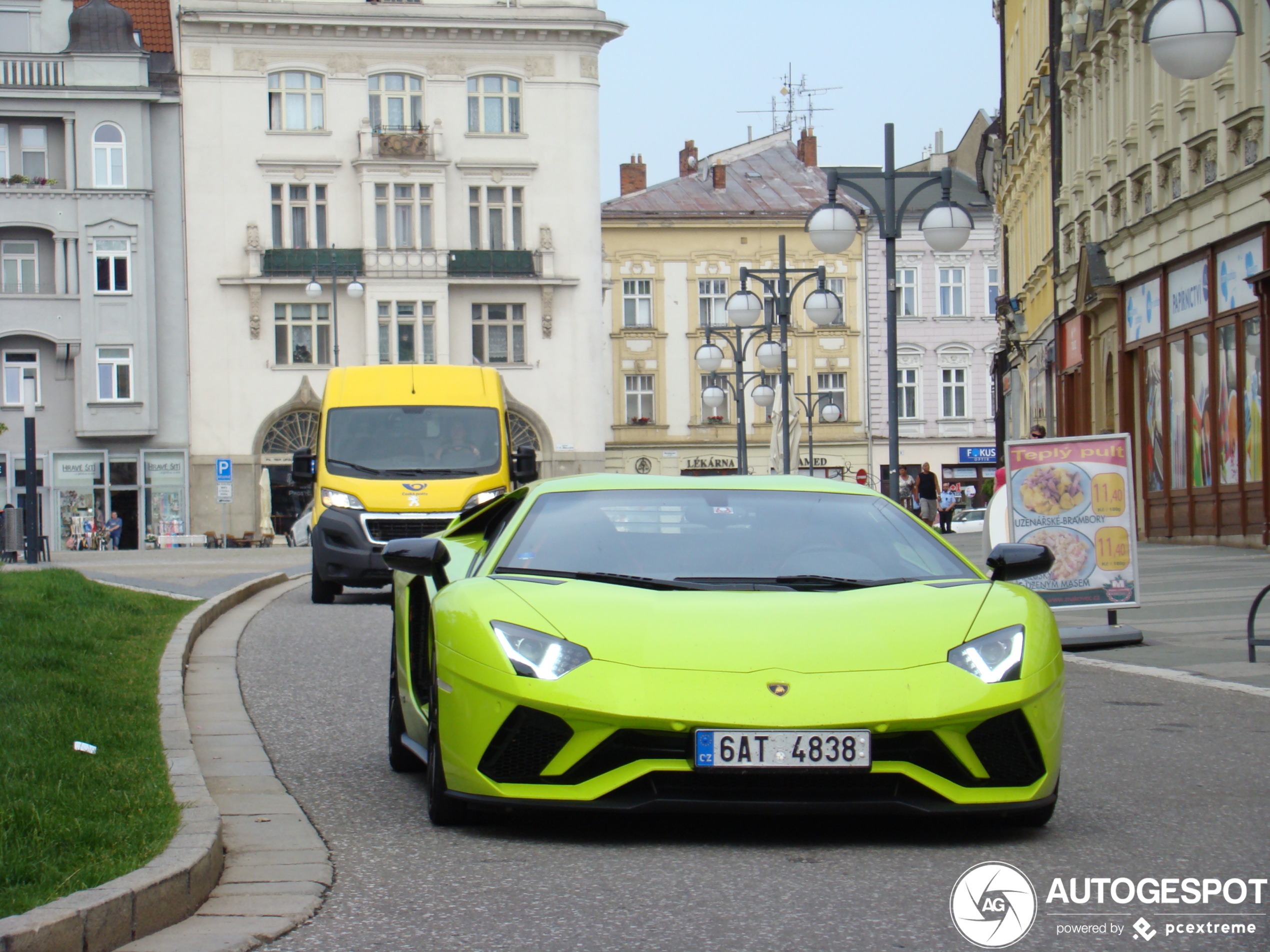 Lamborghini Aventador S LP740-4