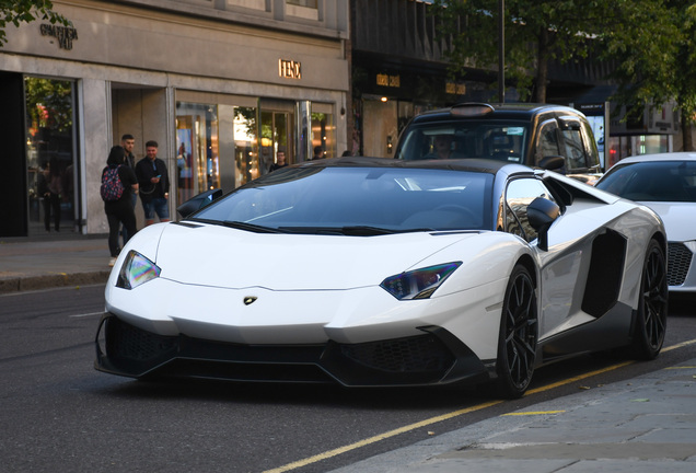 Lamborghini Aventador LP720-4 Roadster 50° Anniversario