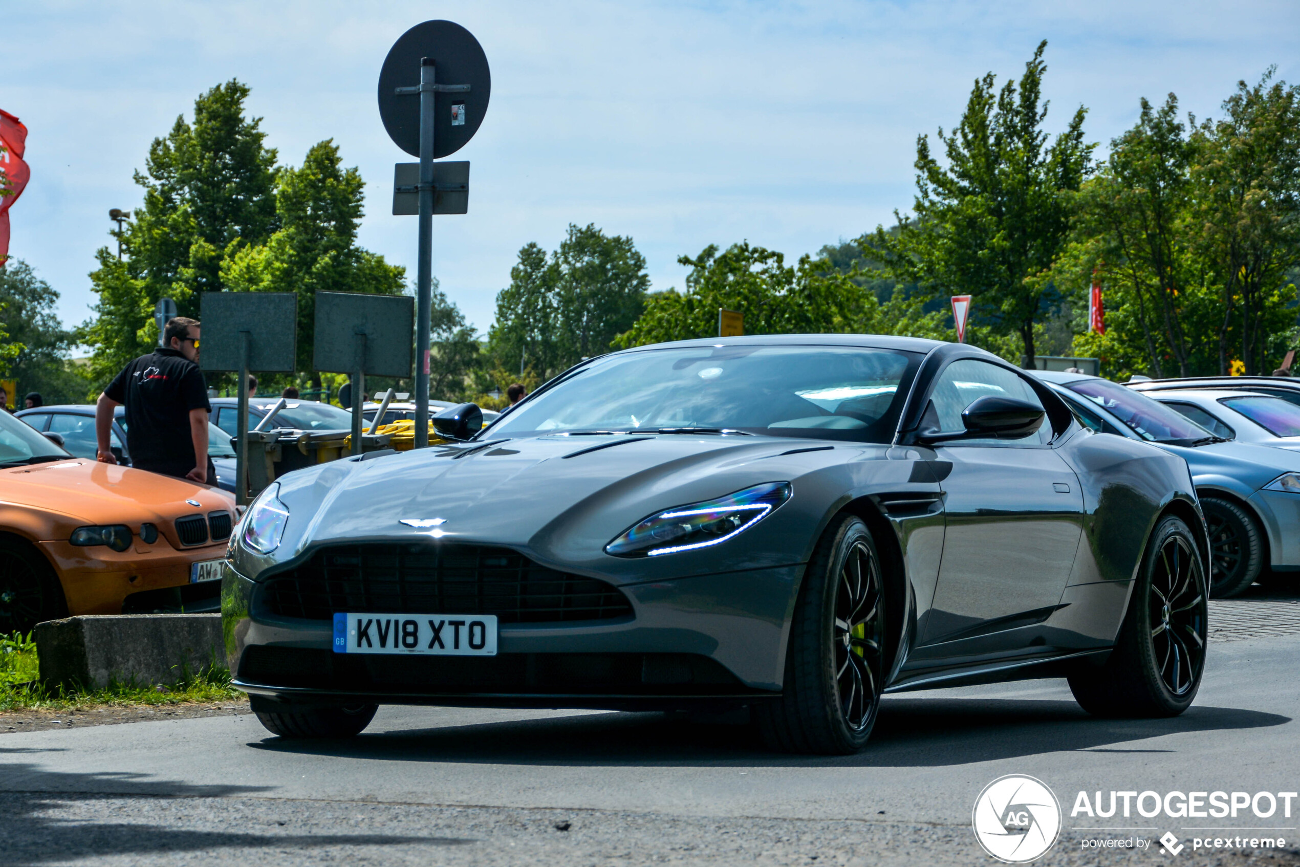 Aston Martin DB11 AMR