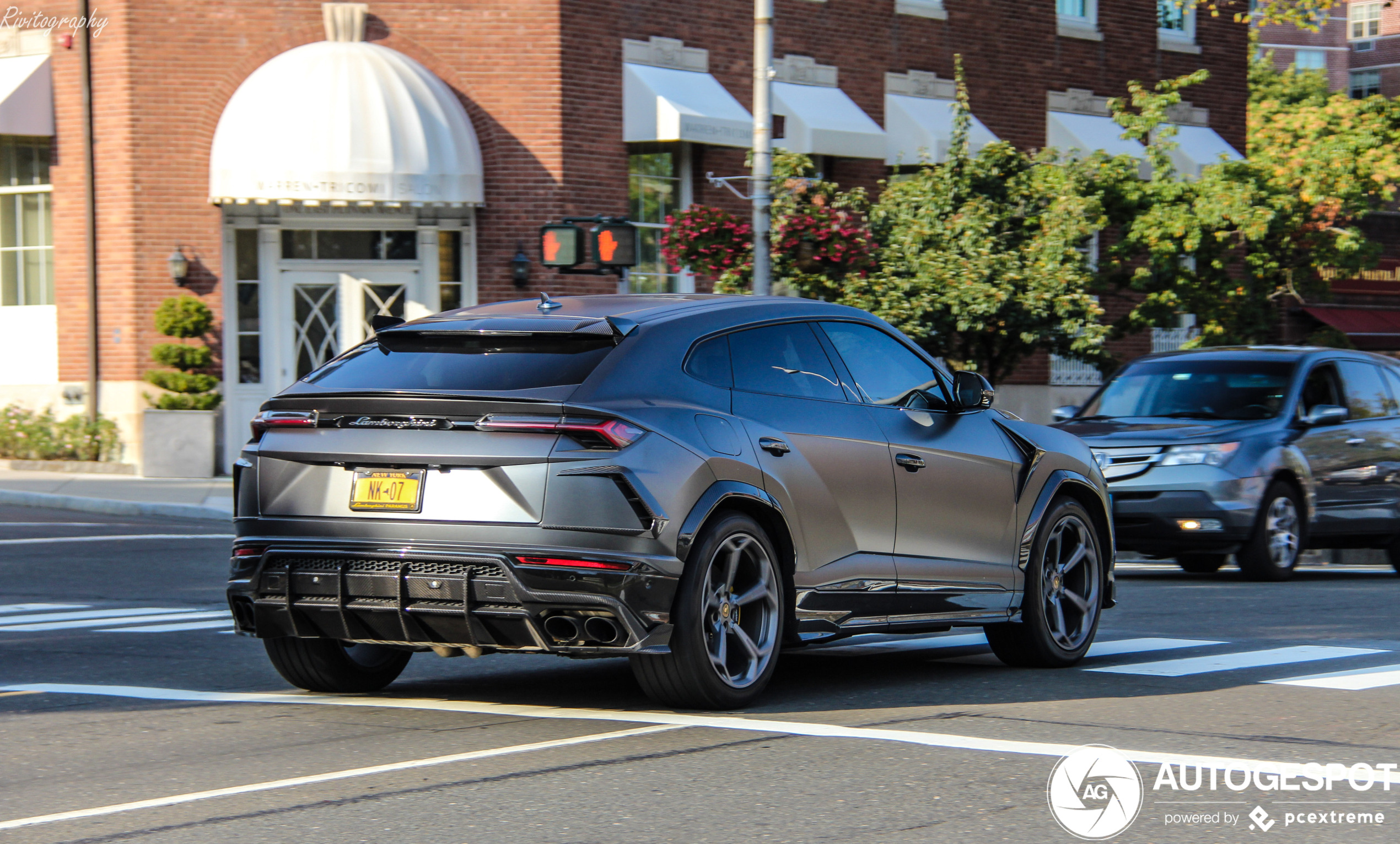 Lamborghini Urus Topcar Design paradeert door Greenwich