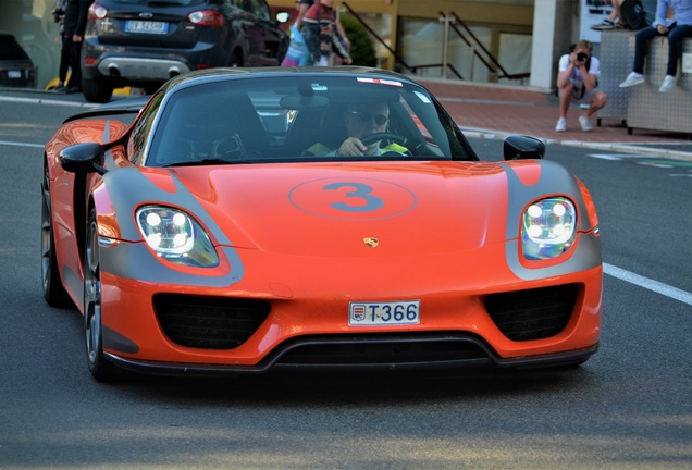 Porsche 918 Spyder Weissach Package