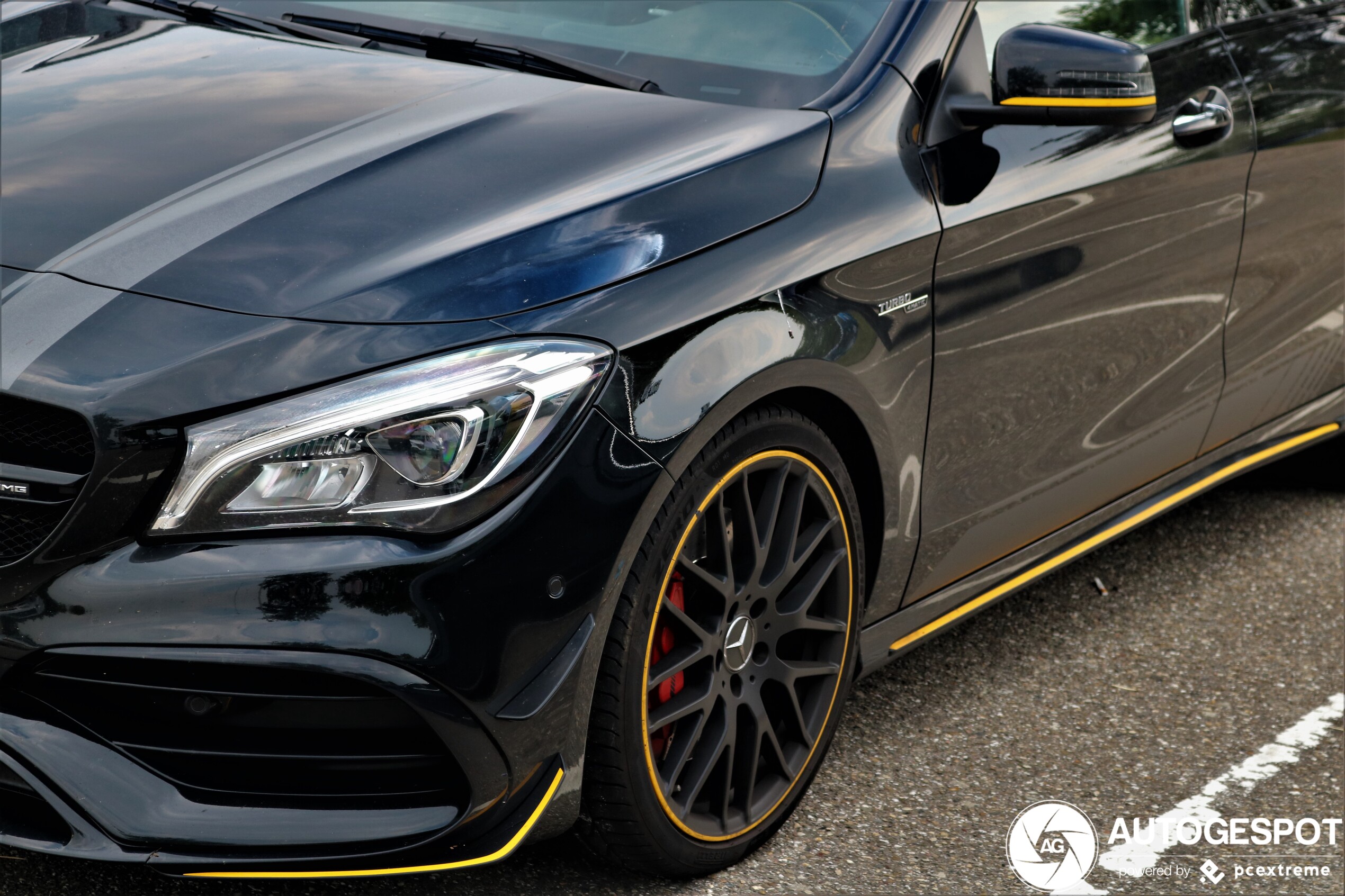 Mercedes-AMG CLA 45 Shooting Brake X117 Yellow Night Edition