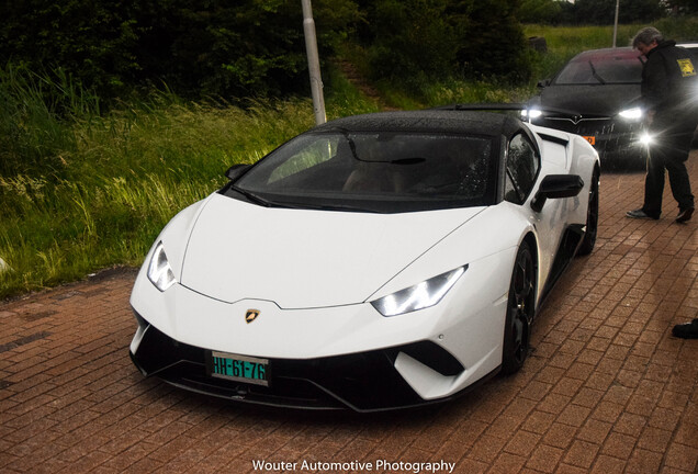 Lamborghini Huracán LP640-4 Performante Spyder