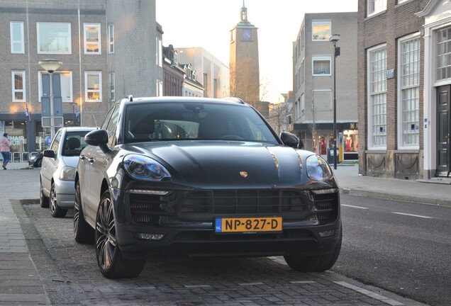 Porsche 95B Macan GTS