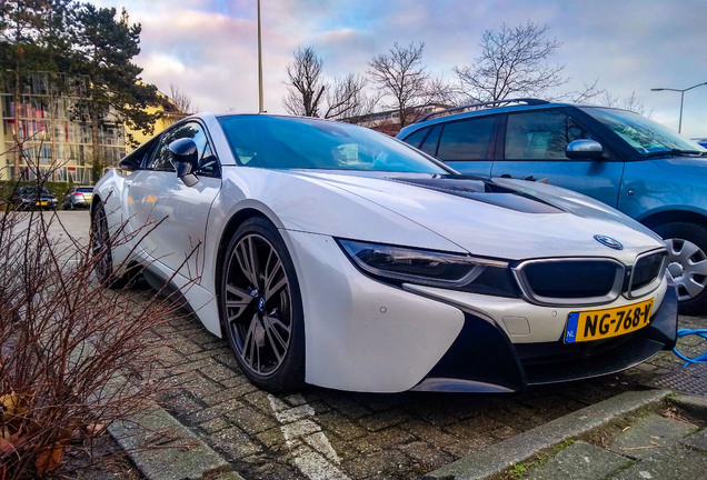 BMW i8