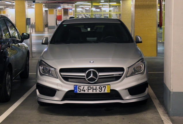 Mercedes-Benz CLA 45 AMG C117