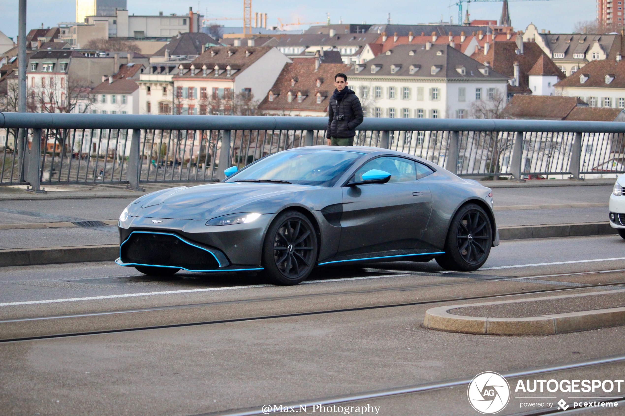 Aston Martin V8 Vantage 2018