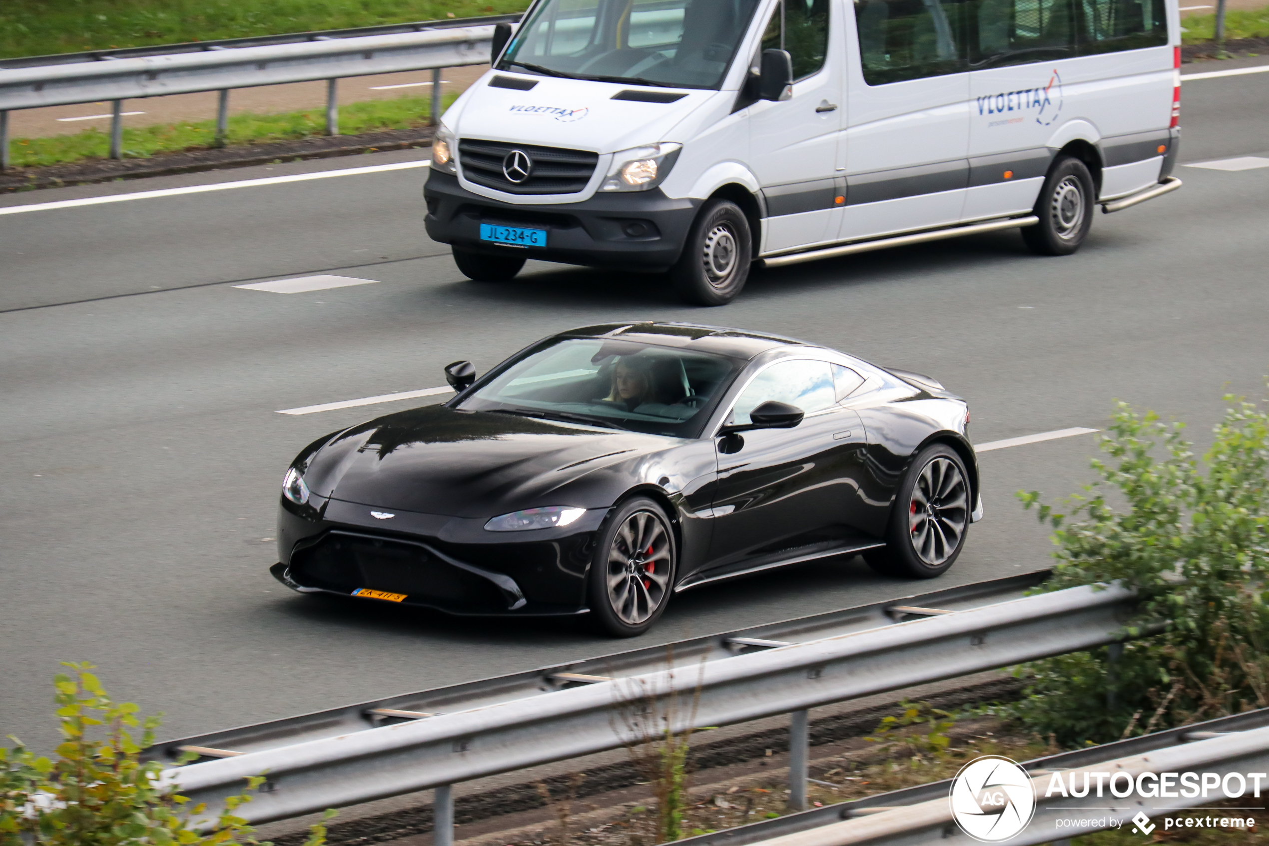 Aston Martin V8 Vantage 2018