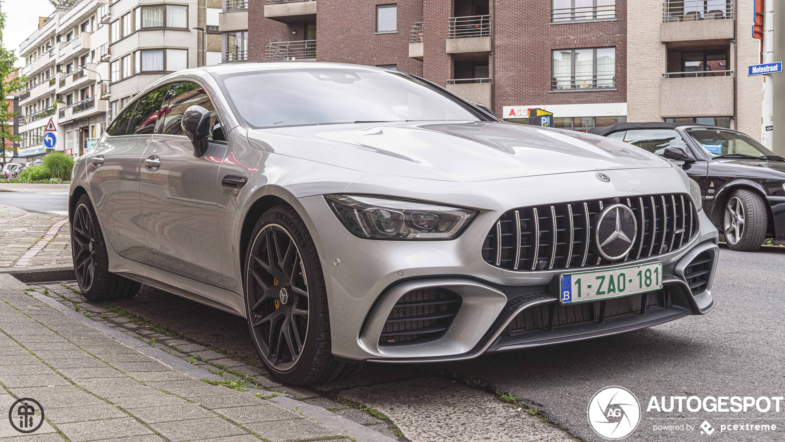 Mercedes-AMG GT 63 S X290