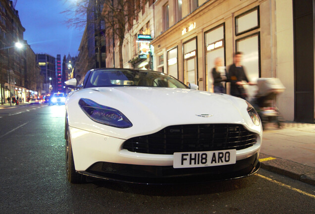 Aston Martin DB11 V8 Volante