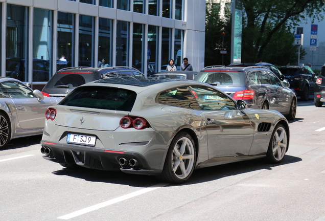 Ferrari GTC4Lusso