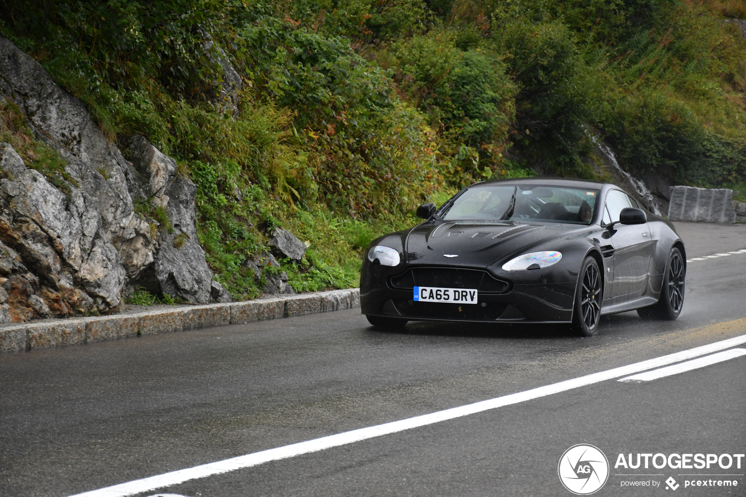 Aston Martin V12 Vantage S