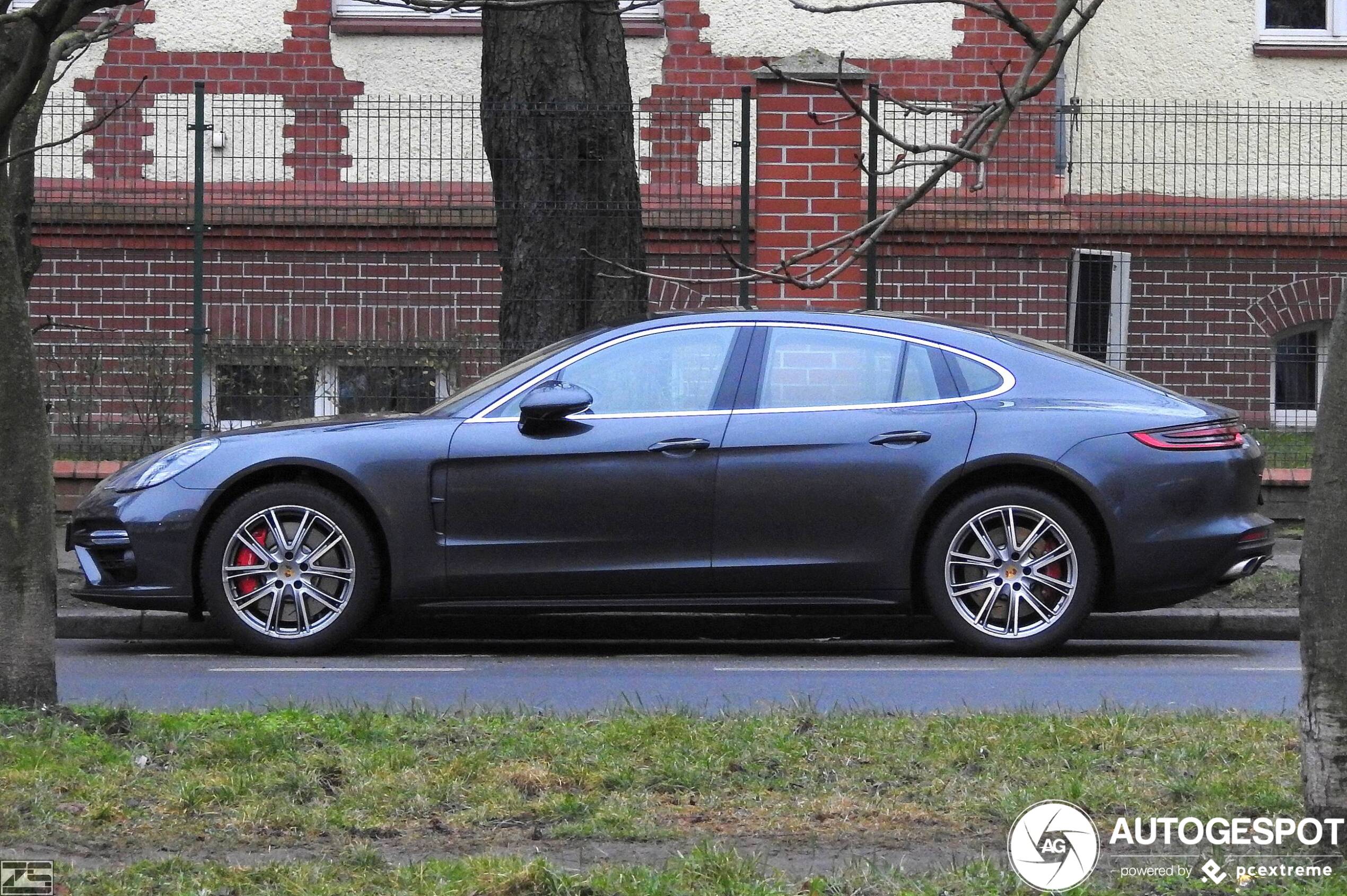 Porsche 971 Panamera Turbo