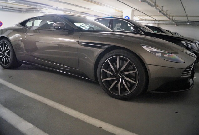 Aston Martin DB11 V8