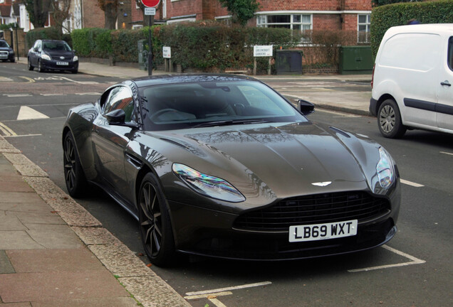 Aston Martin DB11 V8