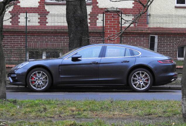 Porsche 971 Panamera Turbo