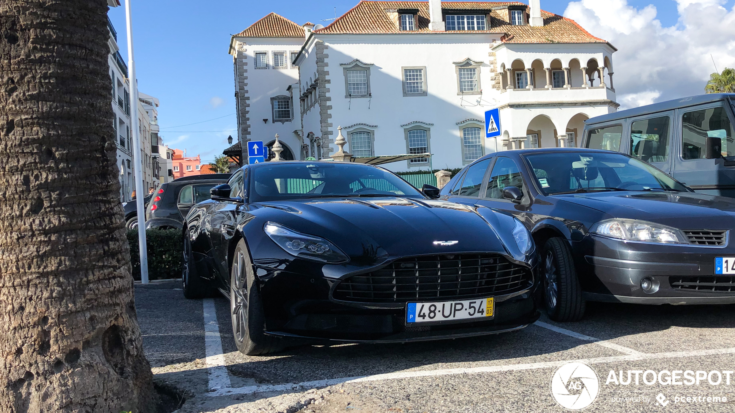 Aston Martin DB11