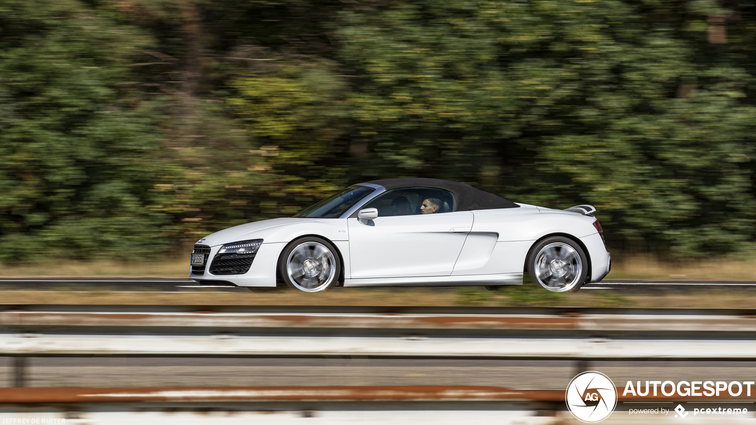 Audi R8 V10 Spyder 2013