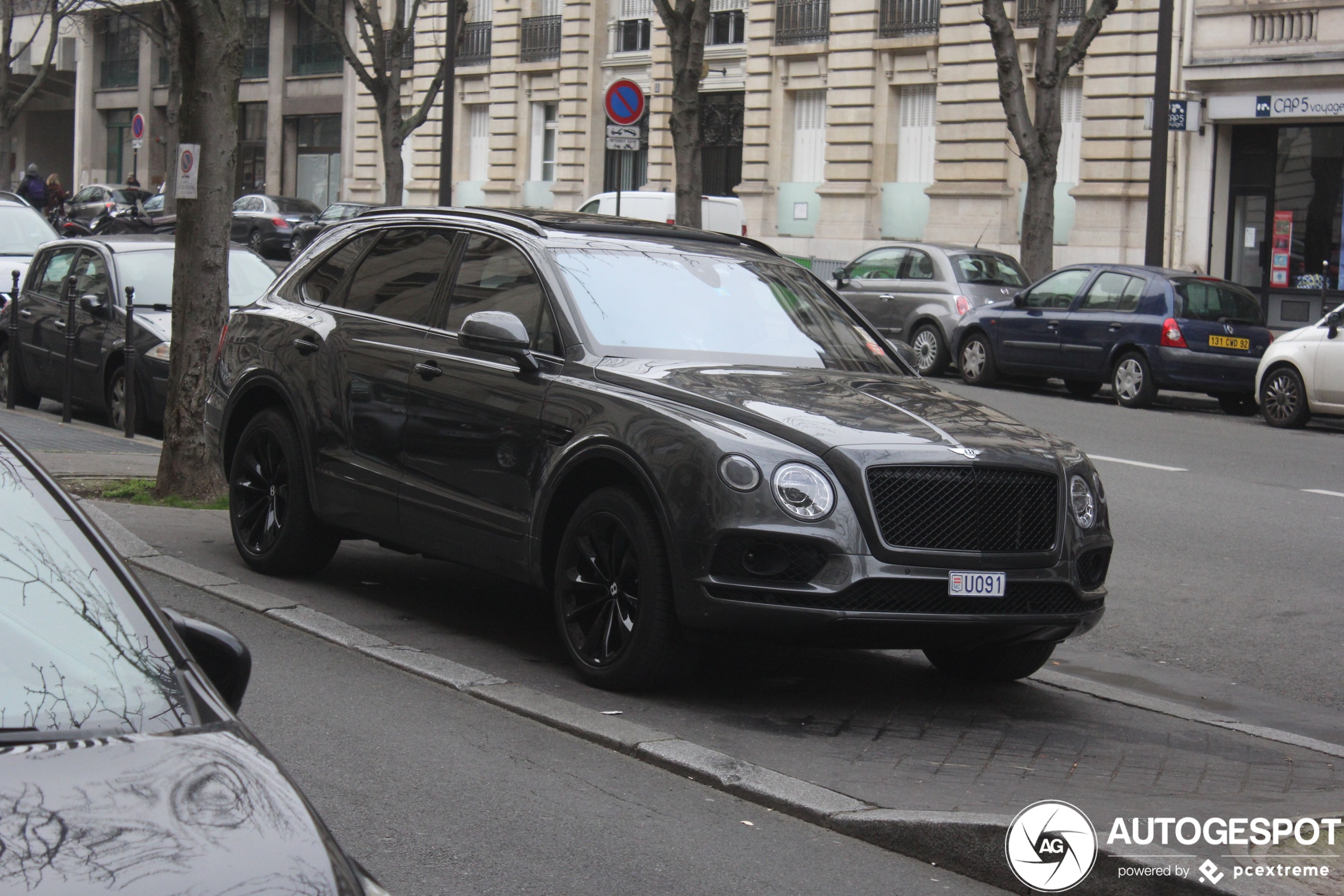 Bentley Bentayga V8