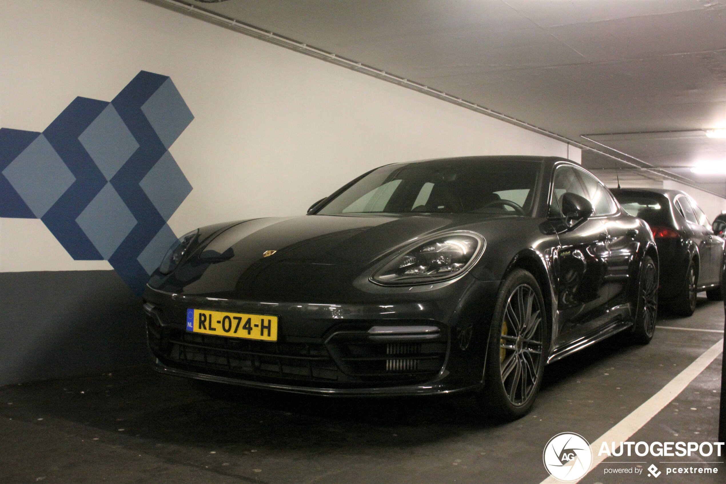 Porsche 971 Panamera Turbo S E-Hybrid