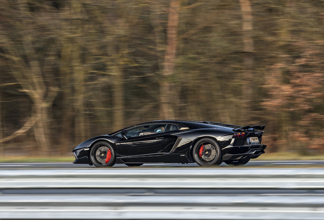 Lamborghini Aventador LP700-4