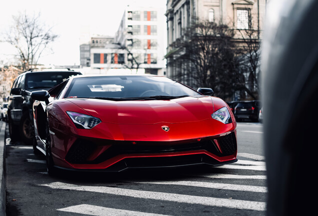 Lamborghini Aventador S LP740-4