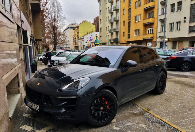 Porsche 95B Macan GTS