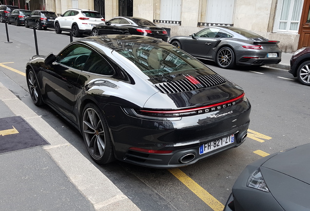 Porsche 992 Carrera 4S