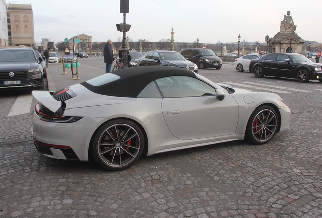 Porsche 992 Carrera 4S Cabriolet