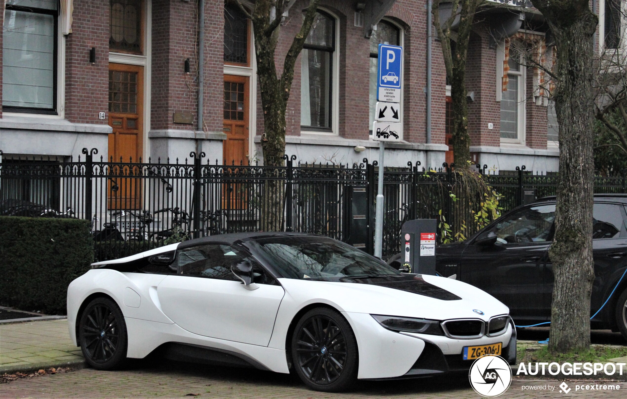 BMW i8 Roadster