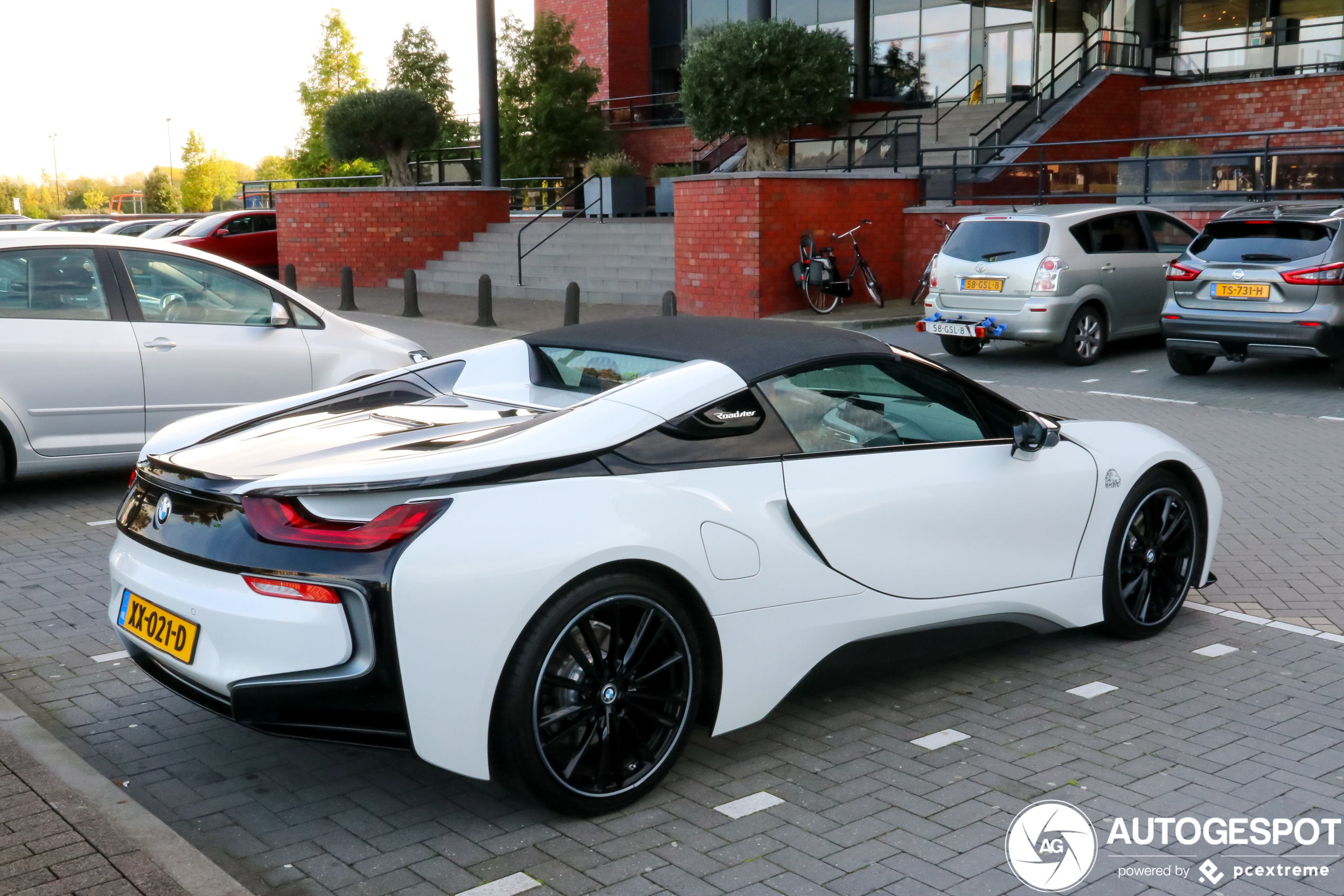 BMW i8 Roadster