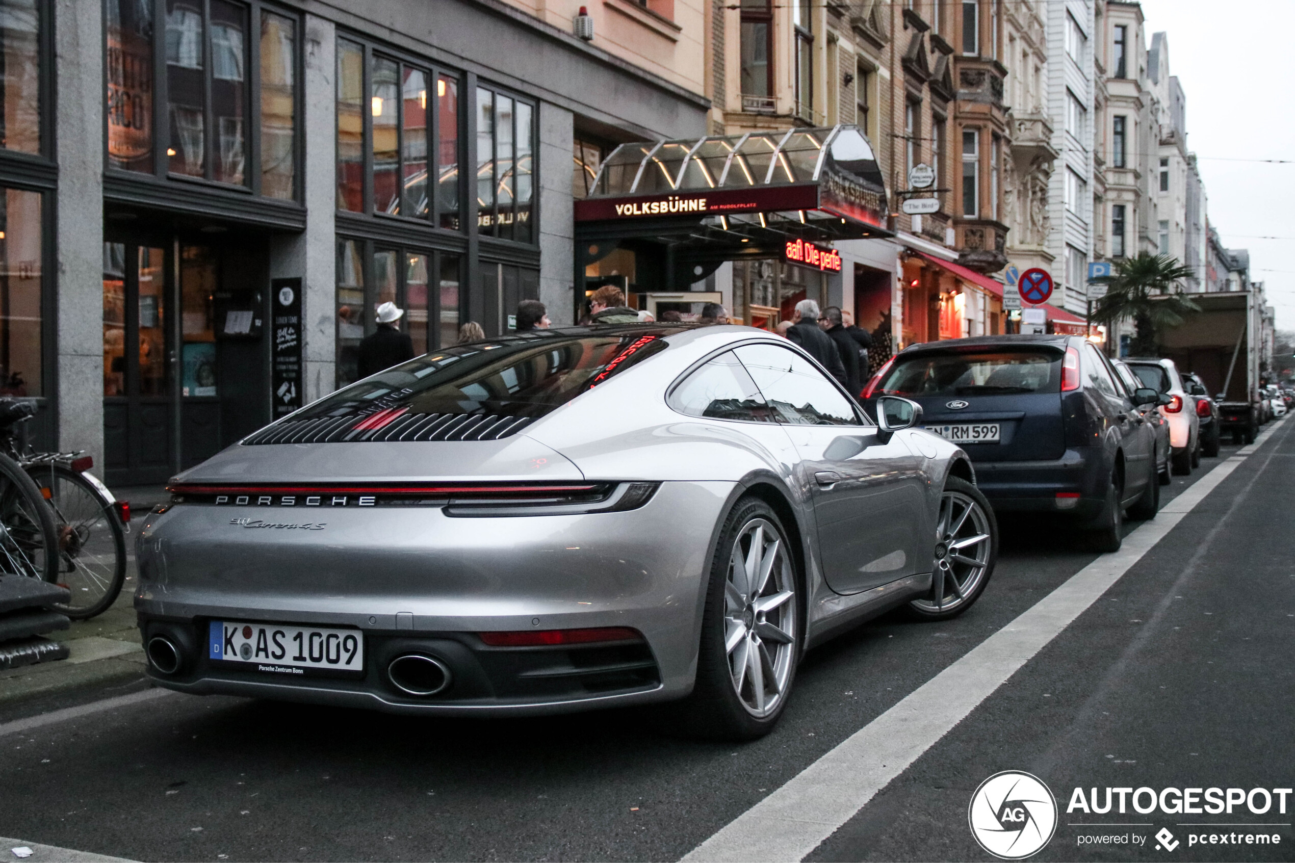 Porsche 992 Carrera 4S