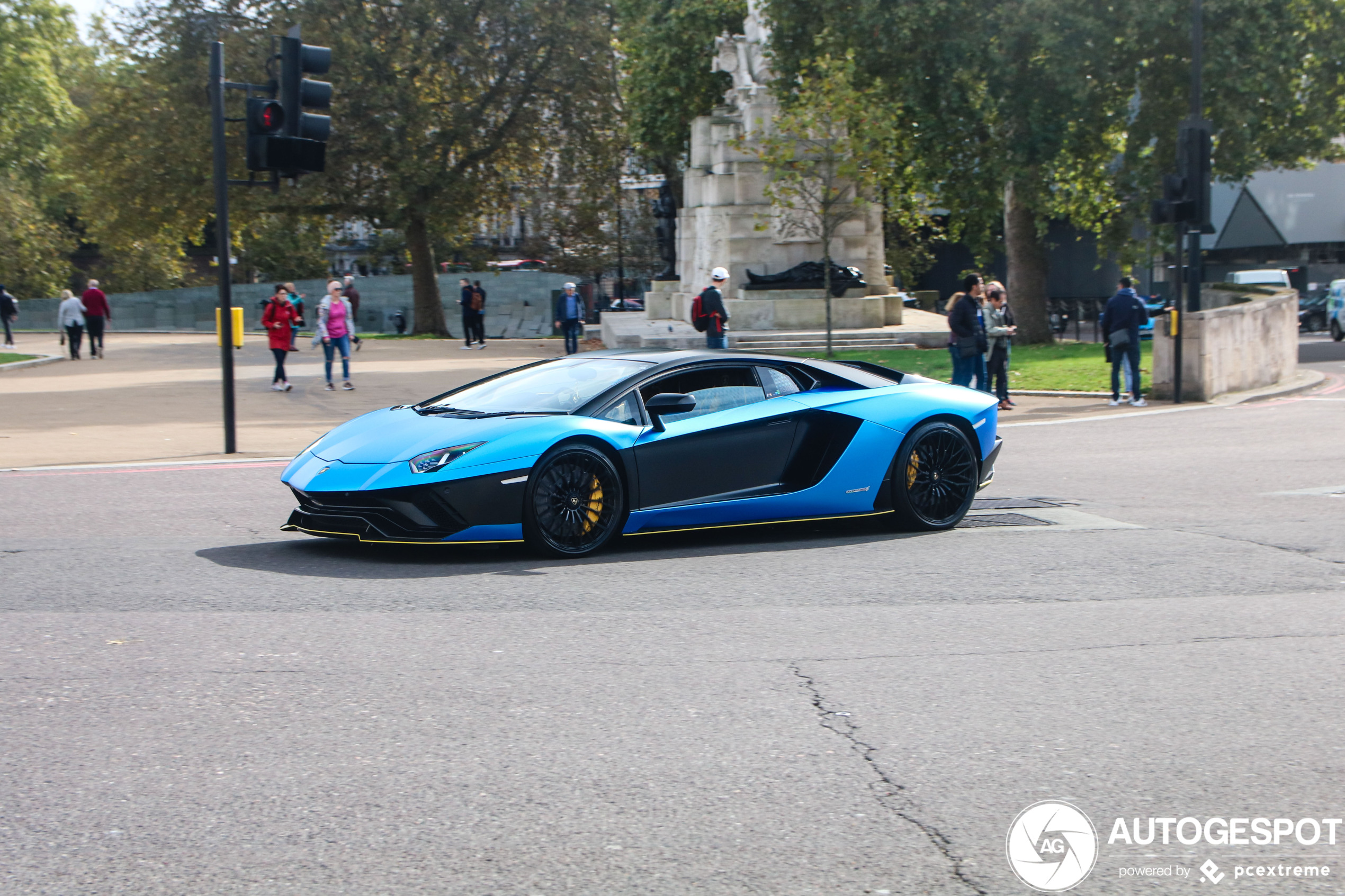 Lamborghini Aventador S LP740-4