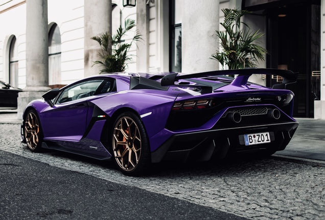 Lamborghini Aventador LP770-4 SVJ