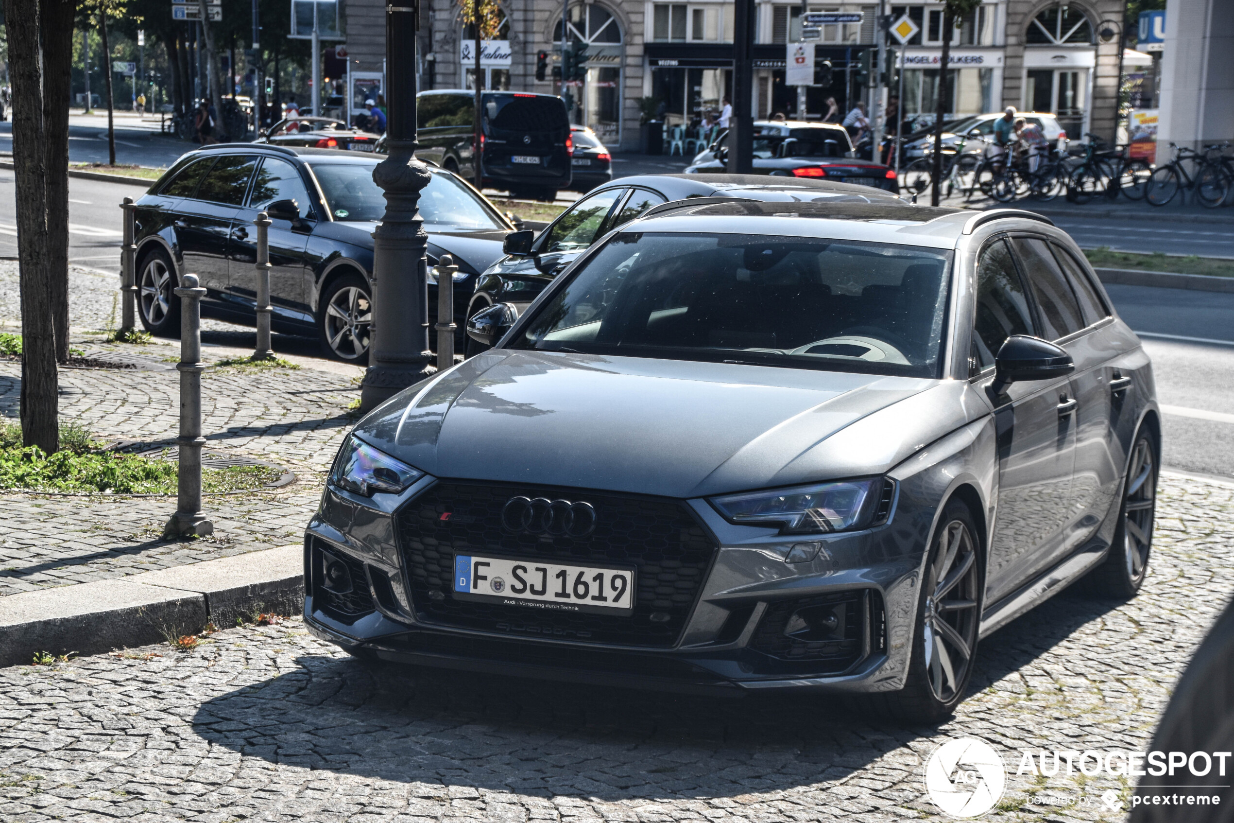 Audi RS4 Avant B9