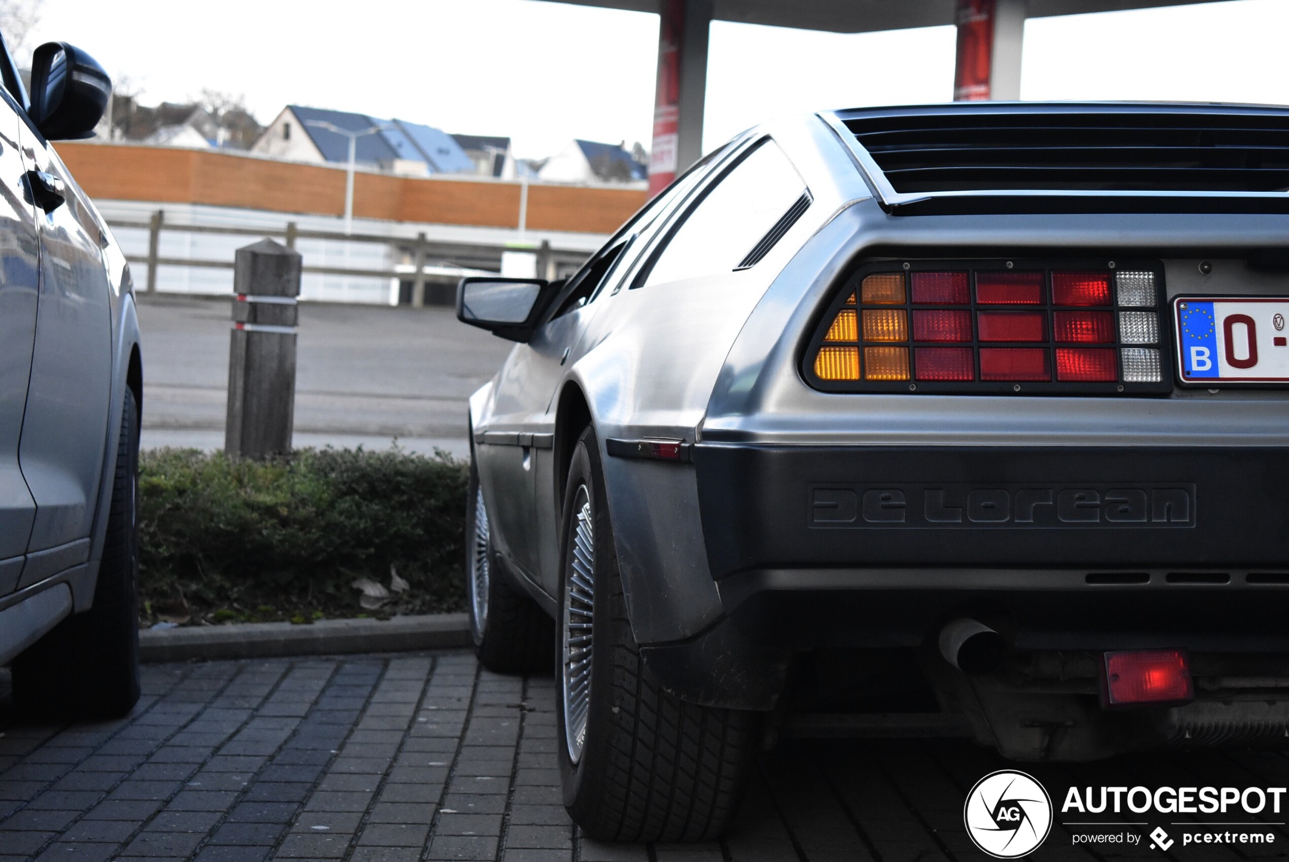 DeLorean DMC-12